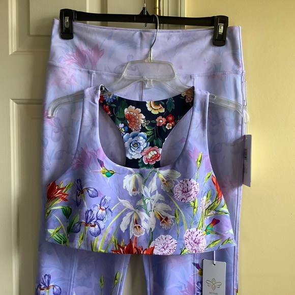 Johnny Was Set Bee Active High Waisted Slit Leggings And Sports Bra Floral SZ XL - Picture 4 of 16